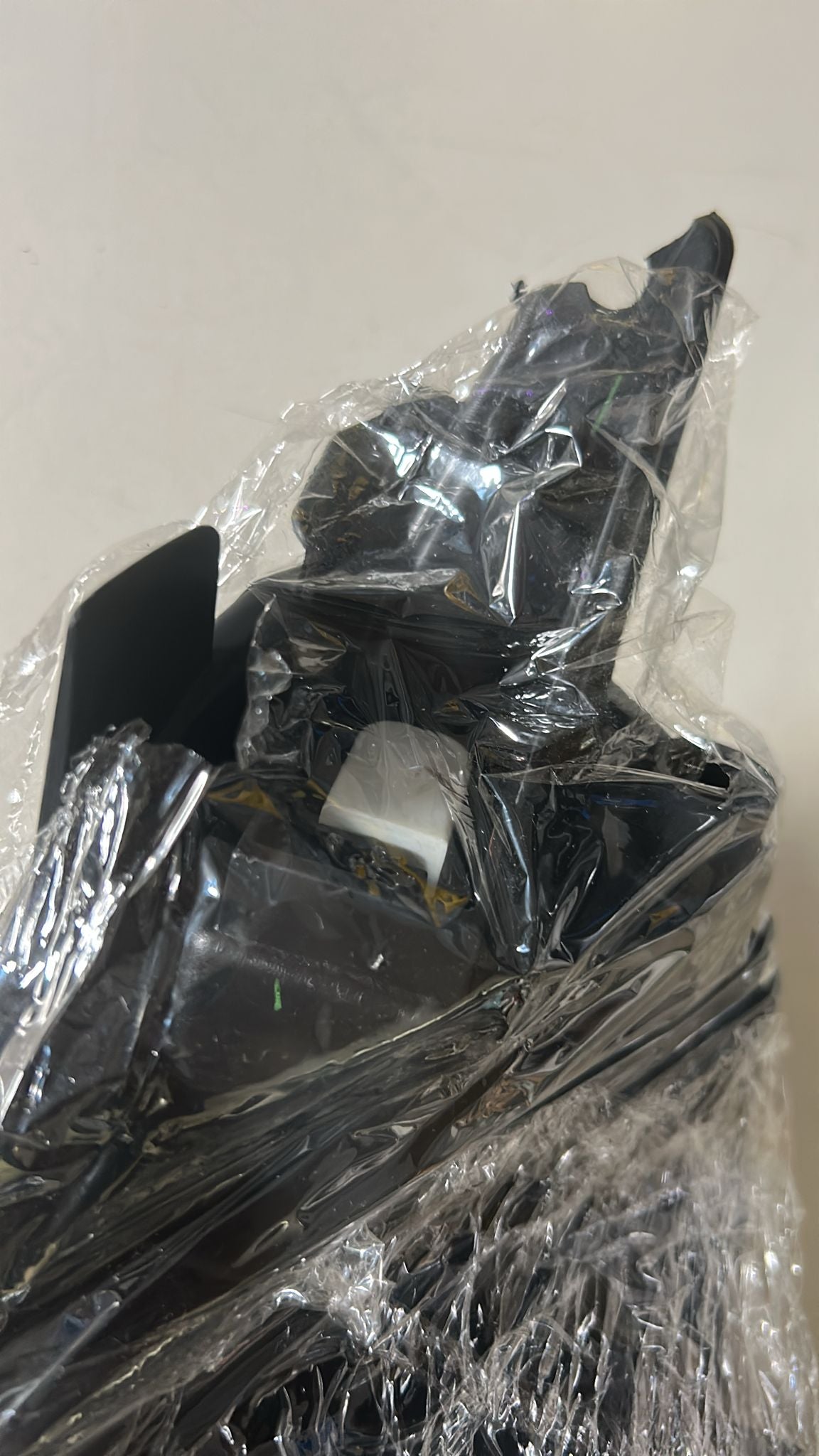 Scheinwerfer links Ligier(JS50/JS50 L/PH2/PH3) (Beschädigung der Befestigungspunkte)